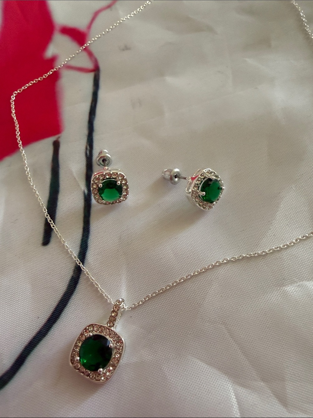 Silver Necklace and Earring Set with Green Gemstones - Elegant Women’s Jewelry